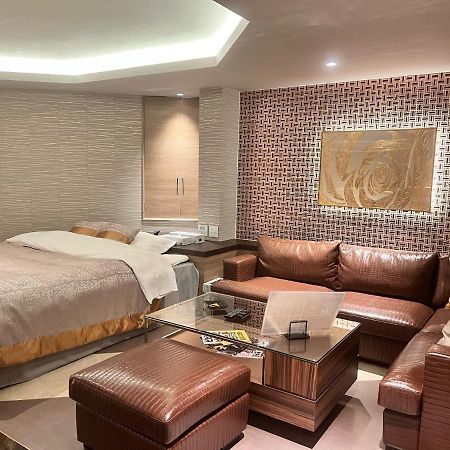 Hotel Crystal Gate Nagoya - Couple Hotel (Adults Only) Ngoại thất bức ảnh
