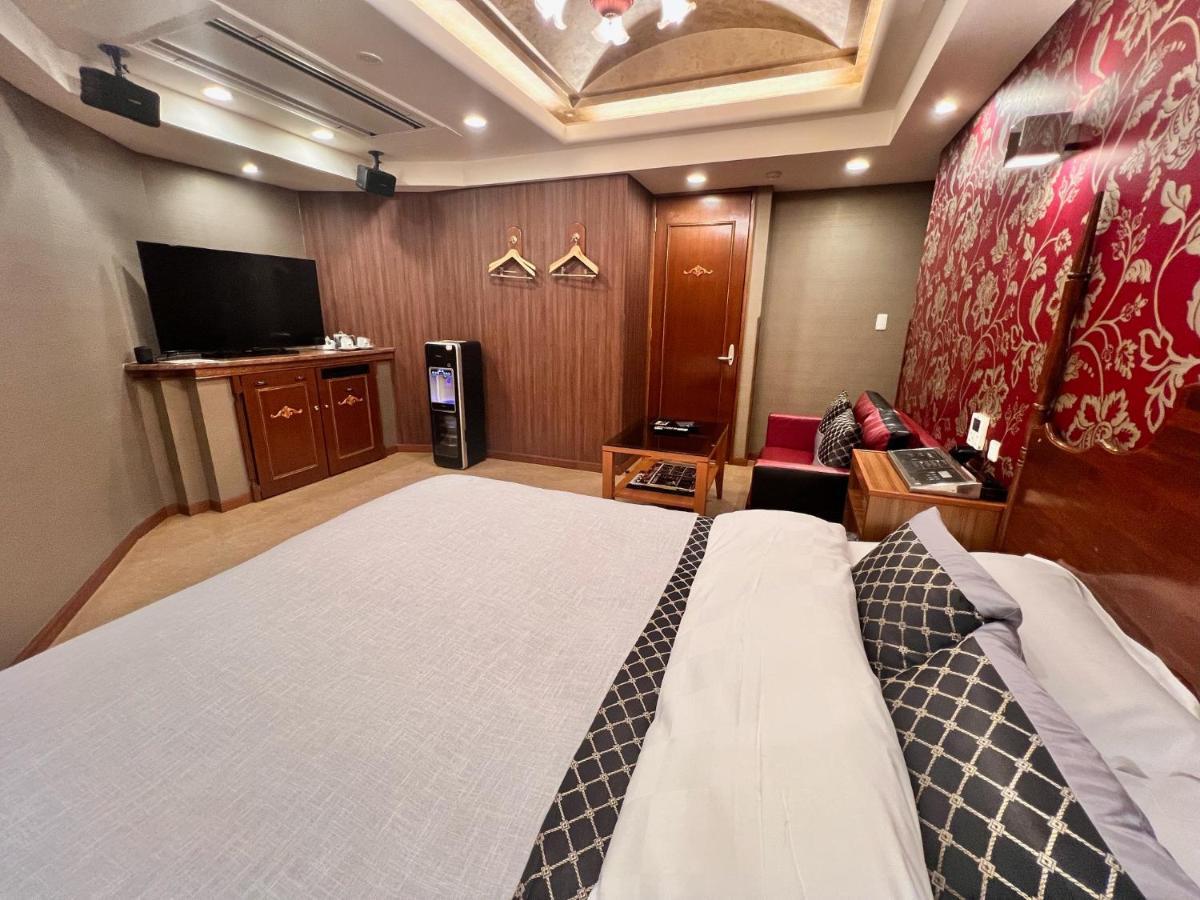 Hotel Crystal Gate Nagoya - Couple Hotel (Adults Only) Ngoại thất bức ảnh