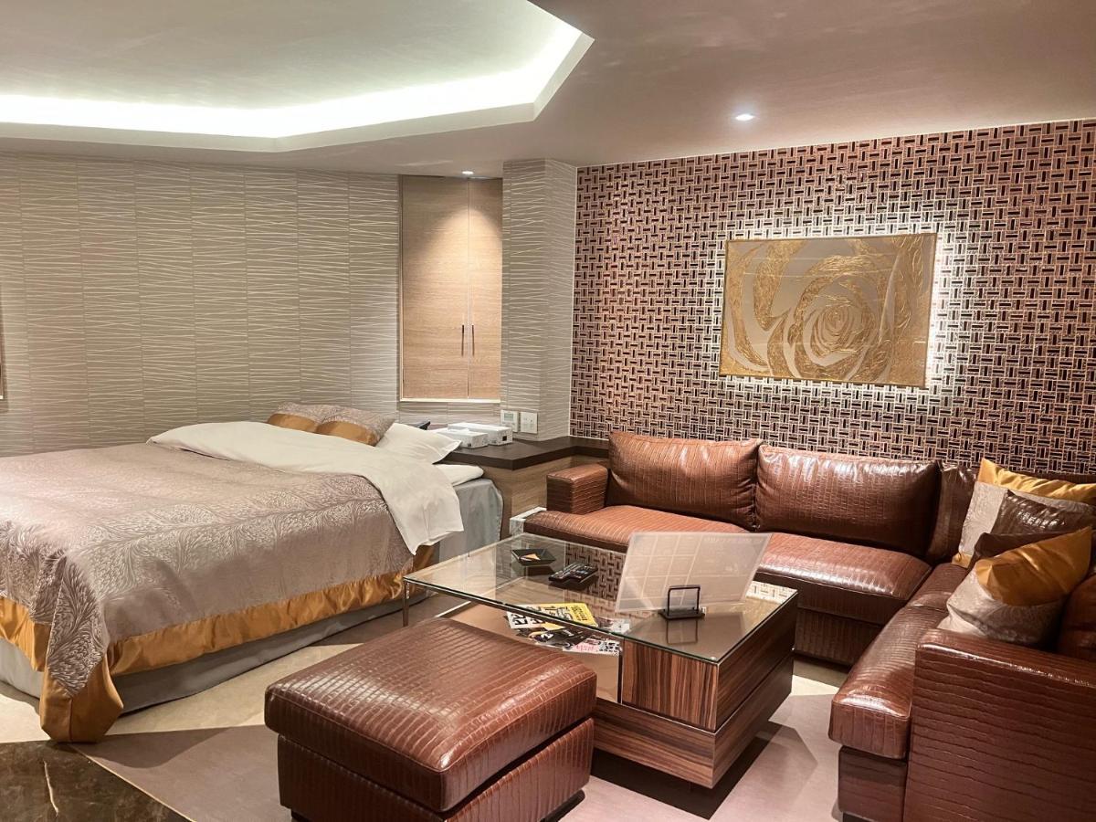 Hotel Crystal Gate Nagoya - Couple Hotel (Adults Only) Ngoại thất bức ảnh