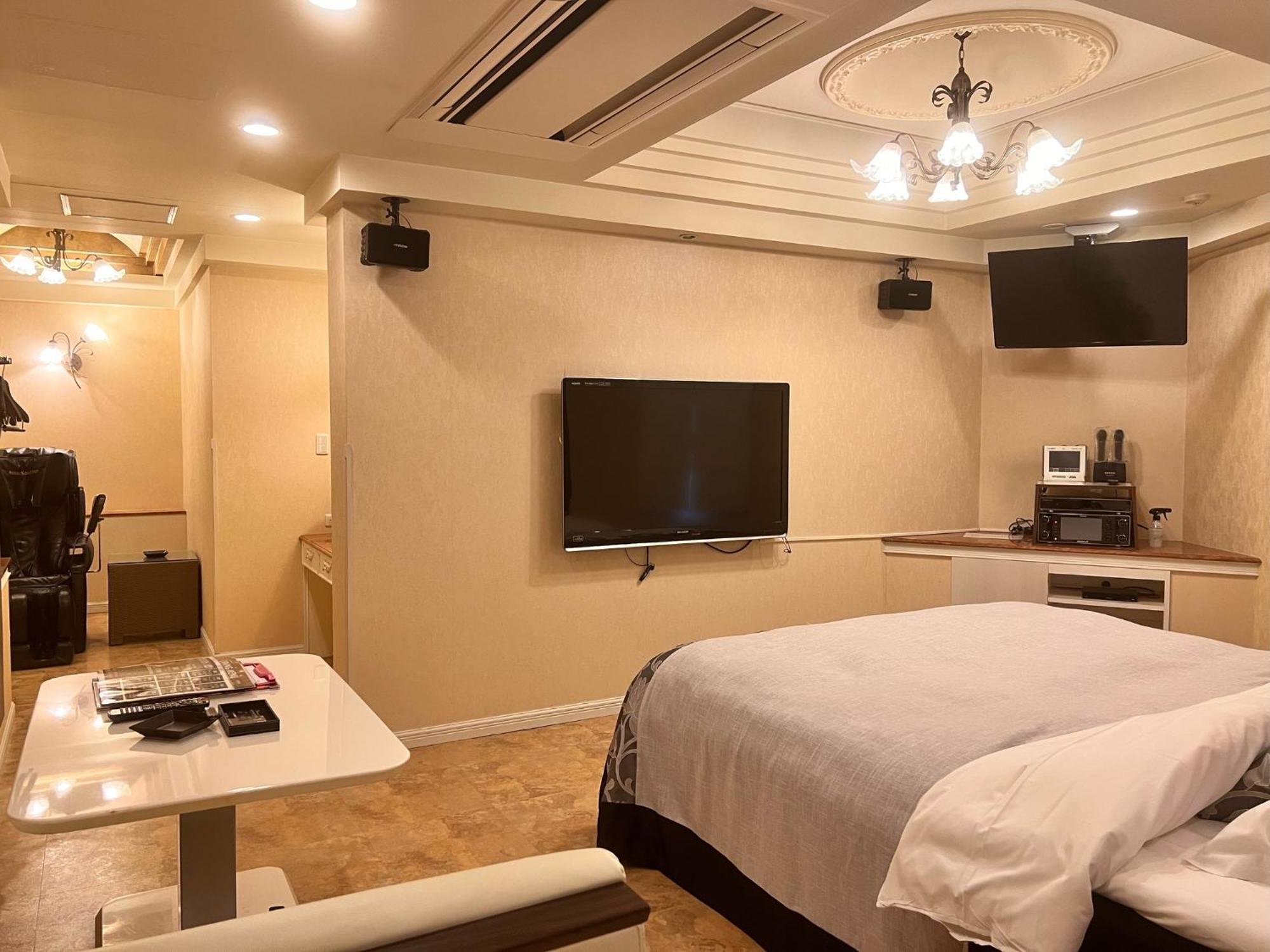 Hotel Crystal Gate Nagoya - Couple Hotel (Adults Only) Ngoại thất bức ảnh