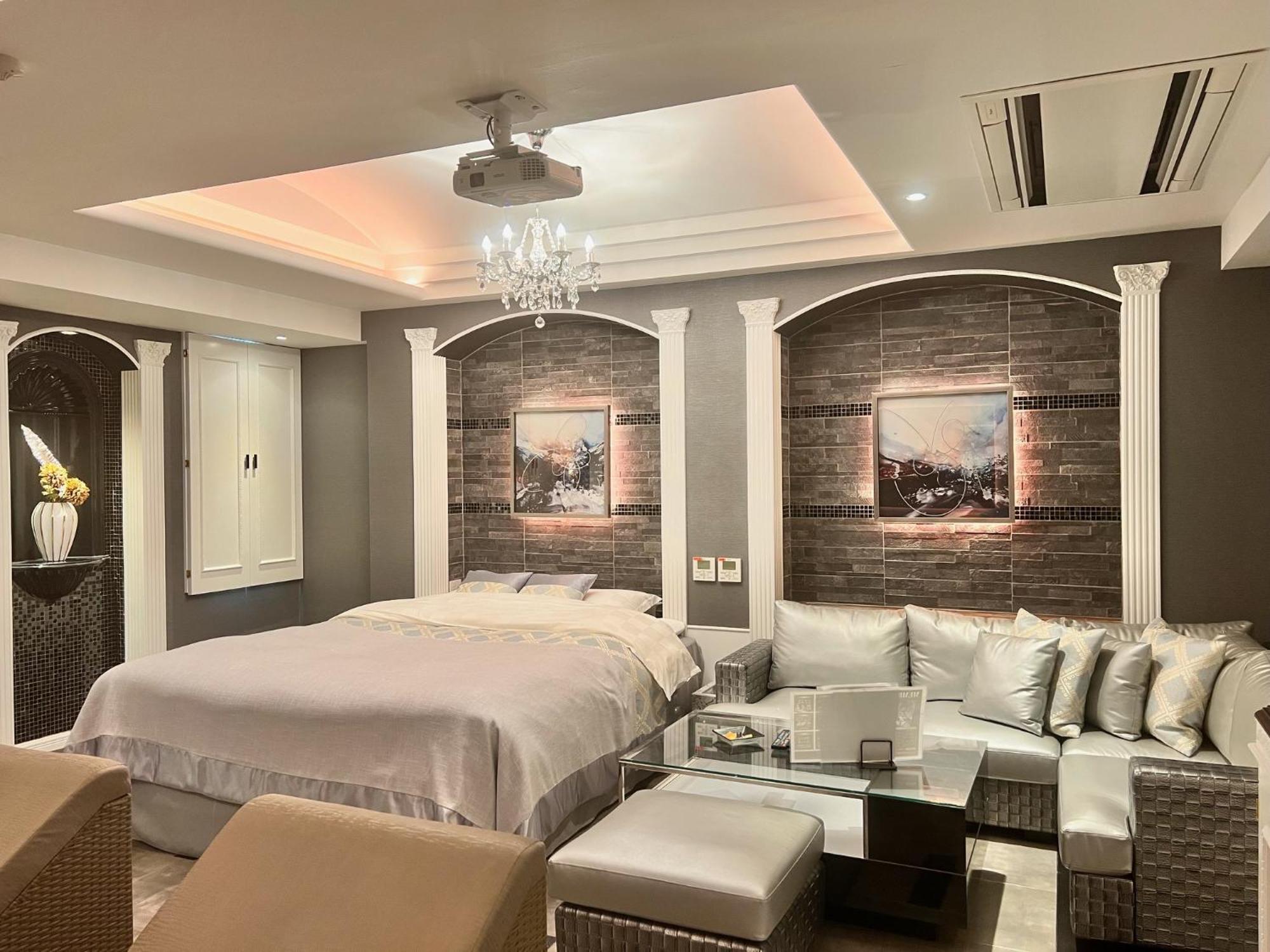 Hotel Crystal Gate Nagoya - Couple Hotel (Adults Only) Ngoại thất bức ảnh
